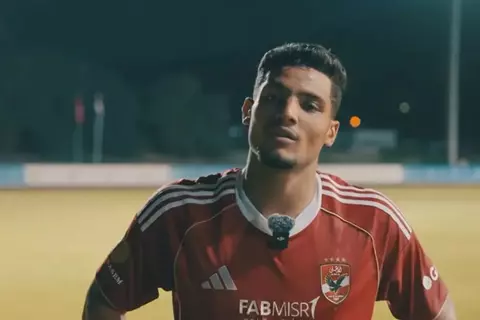 العش يتحدث عن انضمامه نهائيًا للأهلي.. معسكر تونس.. وصعوبة الموسم الجديد